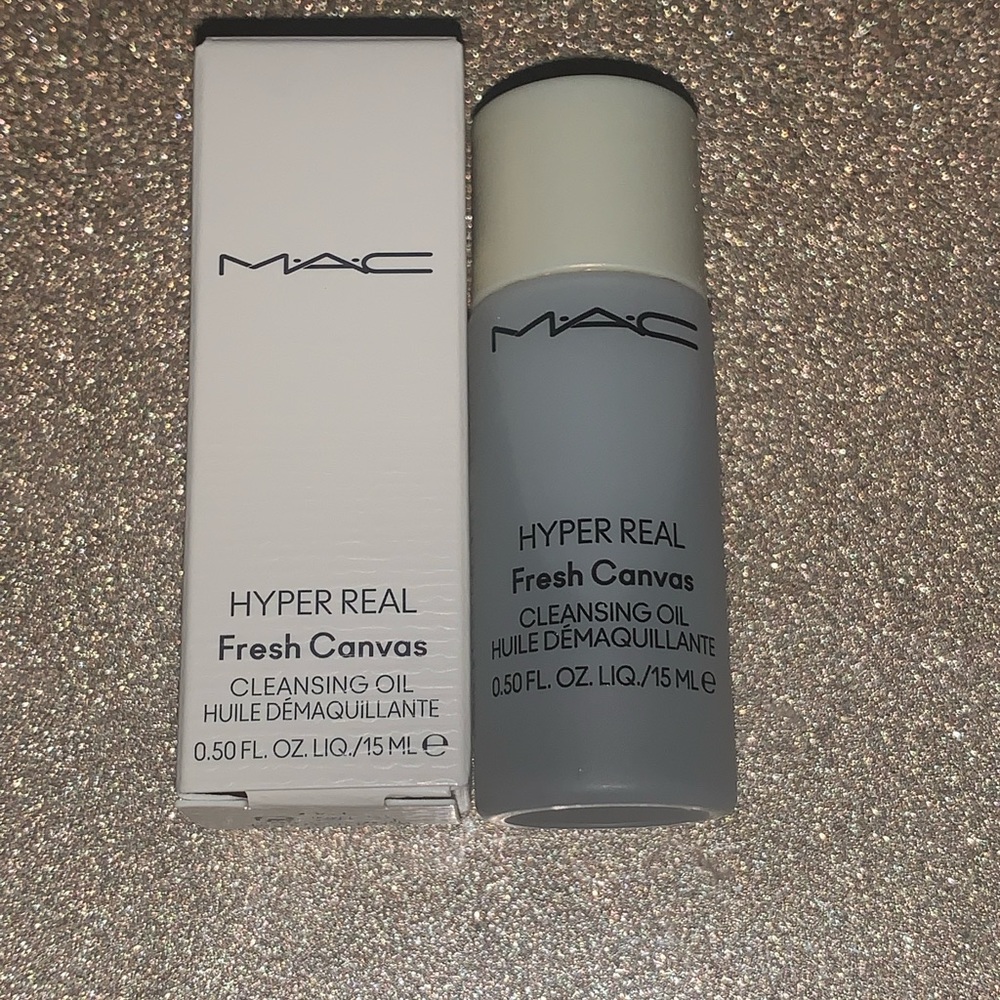 🍒2/$28 or 3/$38🍒 MAC Hyper Real Fresh Canvas Cleansing Oil